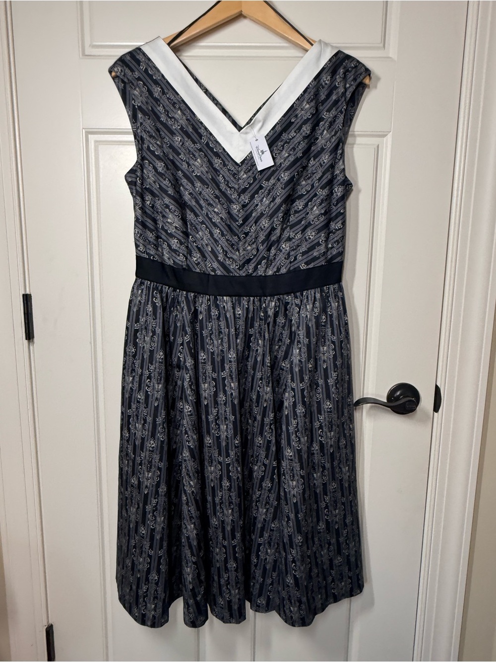 NWT Disney Parks Dress shop Haunted Mansion Wallpaper dress size Large **READ**